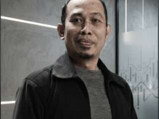 Ketidakpastian, Narasi, dan Produksi Masa Depan Ekonomi : Dialog Pemikiran Robert Boyer dan Warner Reichmann Dalam Kapitalisme Kontemporer